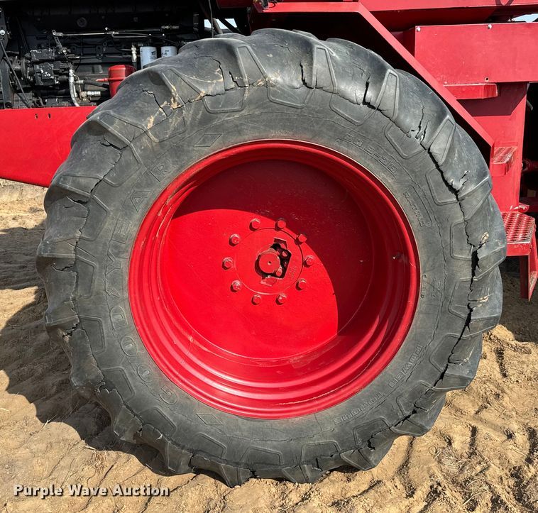 image for item NH9088 1980 International  4586 tractor