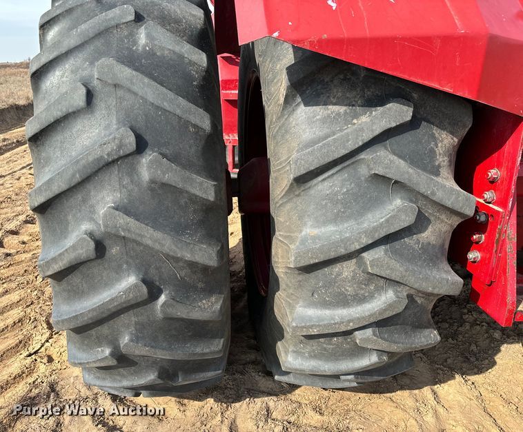 image for item NH9088 1980 International  4586 tractor