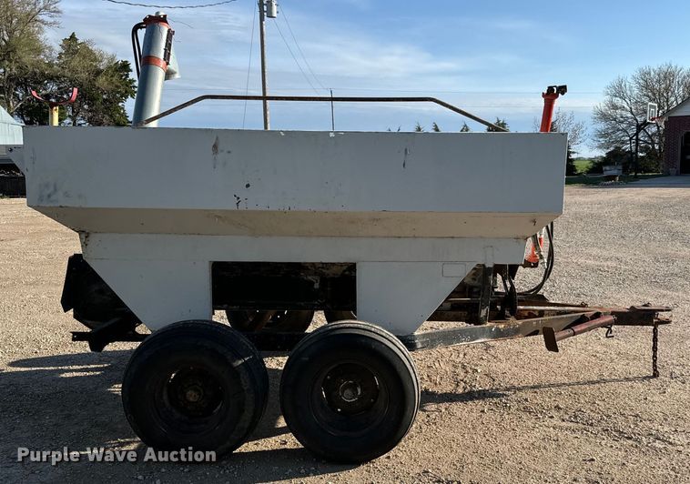 image for item NH9188 Fertilizer tender