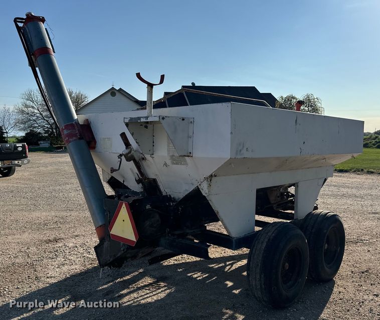 image for item NH9188 Fertilizer tender