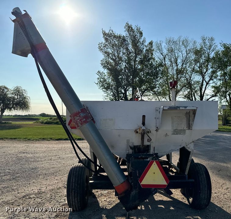 image for item NH9188 Fertilizer tender