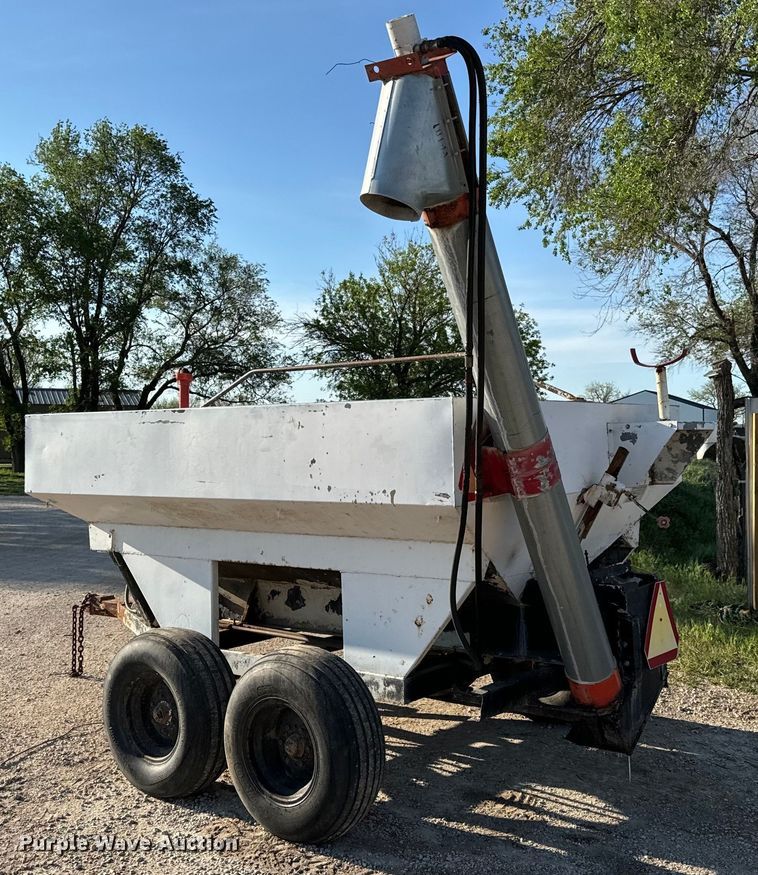 image for item NH9188 Fertilizer tender