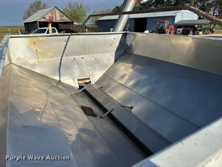 image for item NH9188 Fertilizer tender