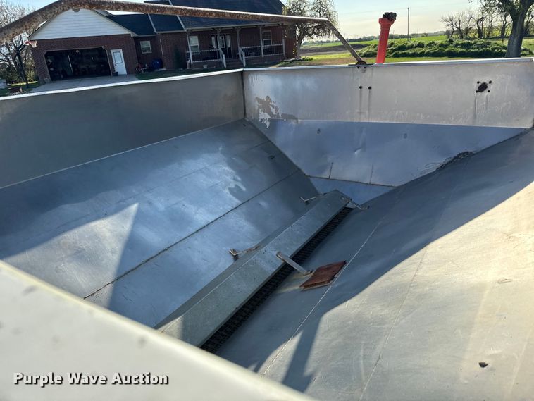 image for item NH9188 Fertilizer tender