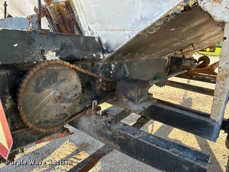 image for item NH9188 Fertilizer tender