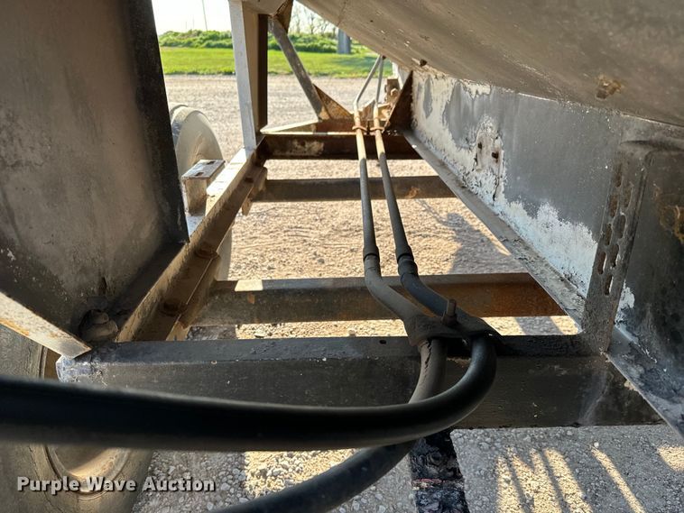 image for item NH9188 Fertilizer tender