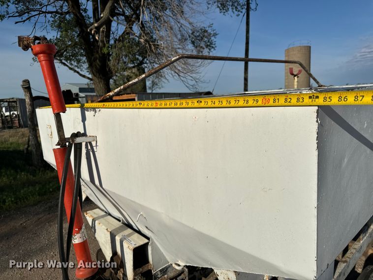 image for item NH9188 Fertilizer tender