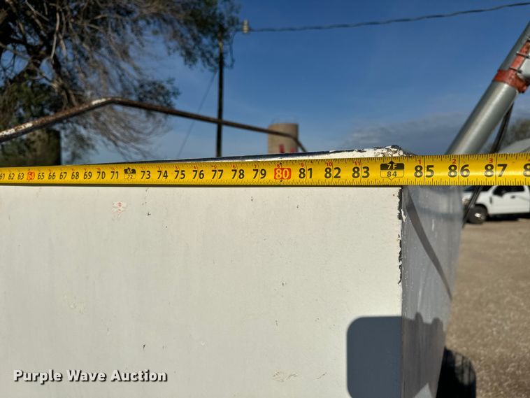 image for item NH9188 Fertilizer tender