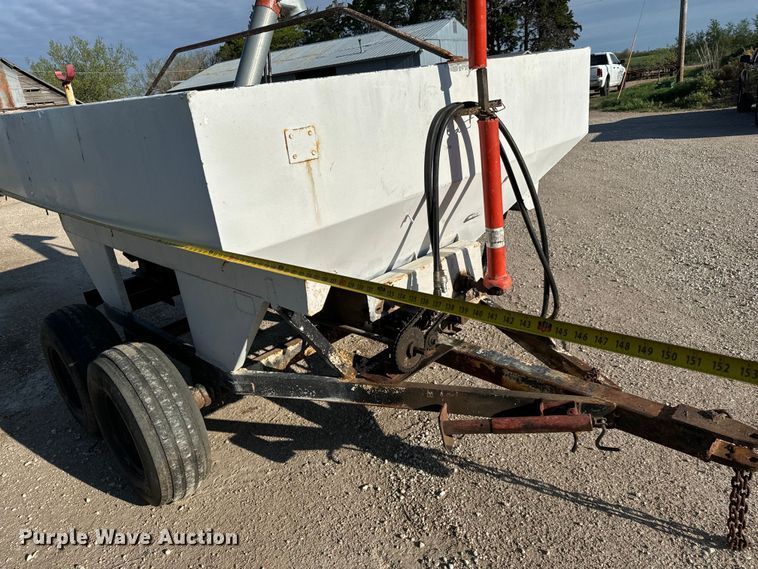 image for item NH9188 Fertilizer tender