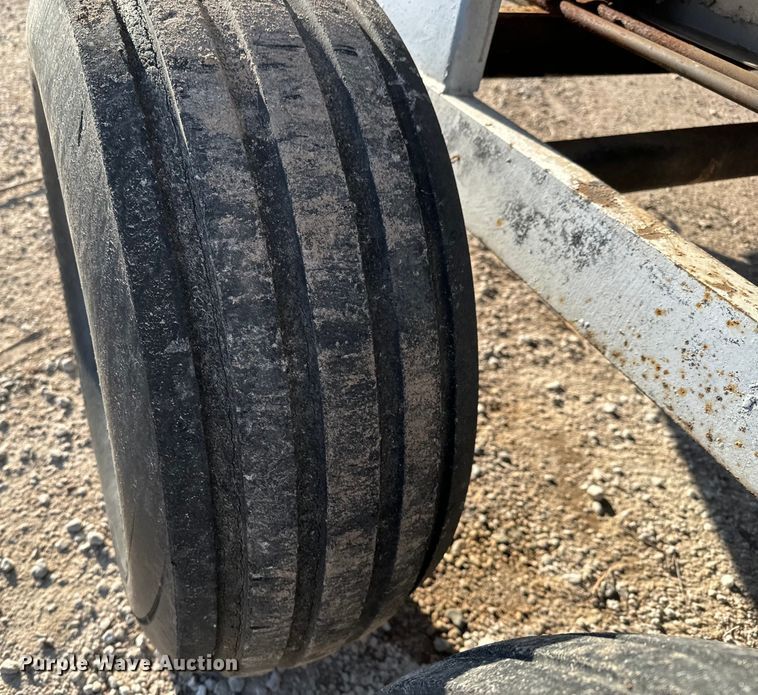 image for item NH9188 Fertilizer tender