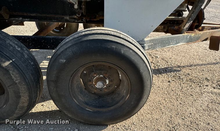 image for item NH9188 Fertilizer tender