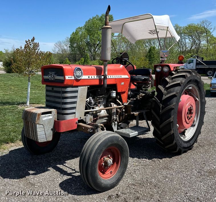 image for item NT9132 1969 Massey Ferguson  165 tractor