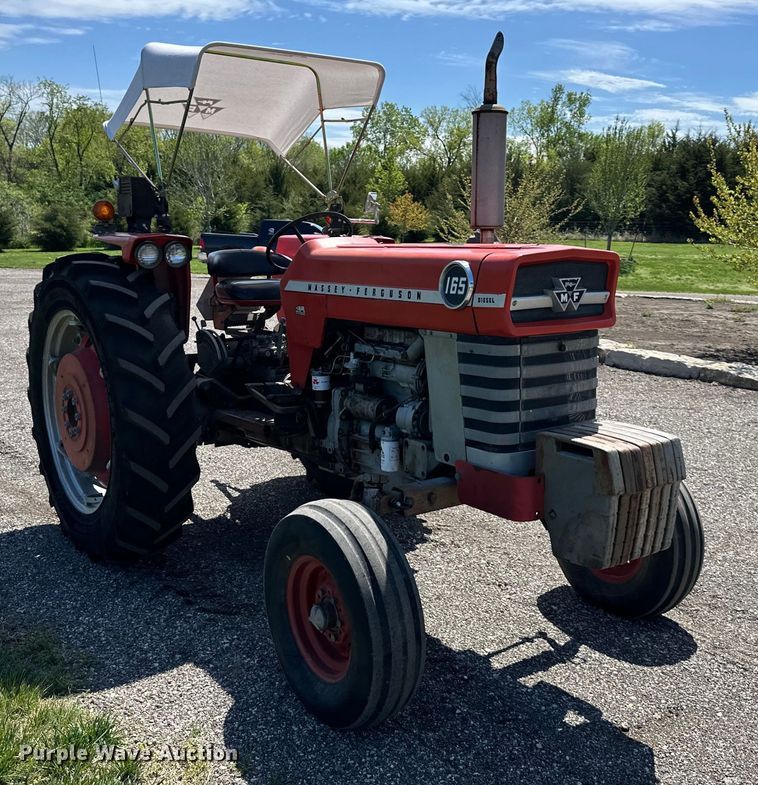 image for item NT9132 1969 Massey Ferguson  165 tractor