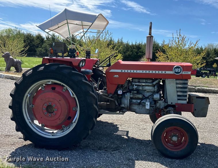 image for item NT9132 1969 Massey Ferguson  165 tractor