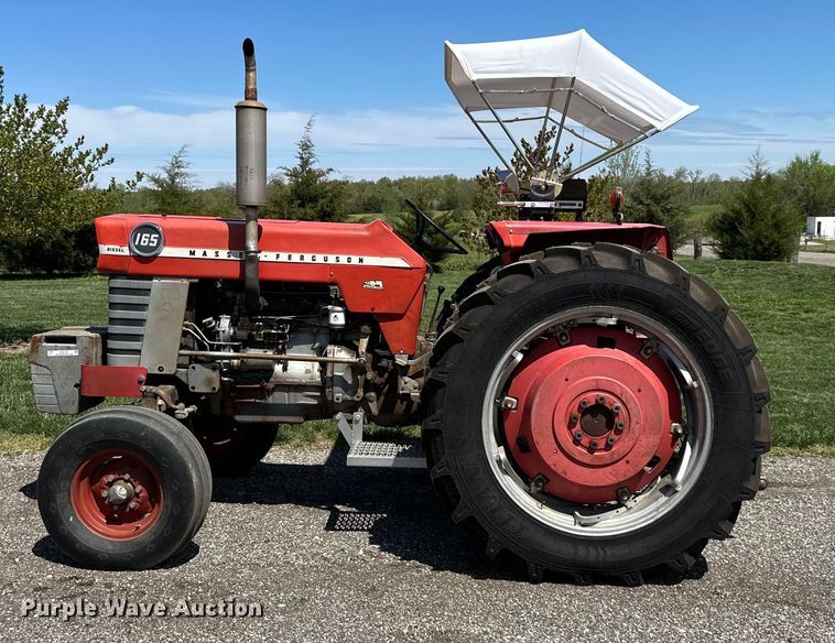 image for item NT9132 1969 Massey Ferguson  165 tractor