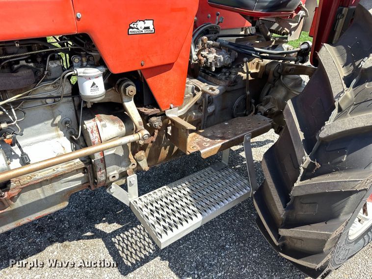 image for item NT9132 1969 Massey Ferguson  165 tractor