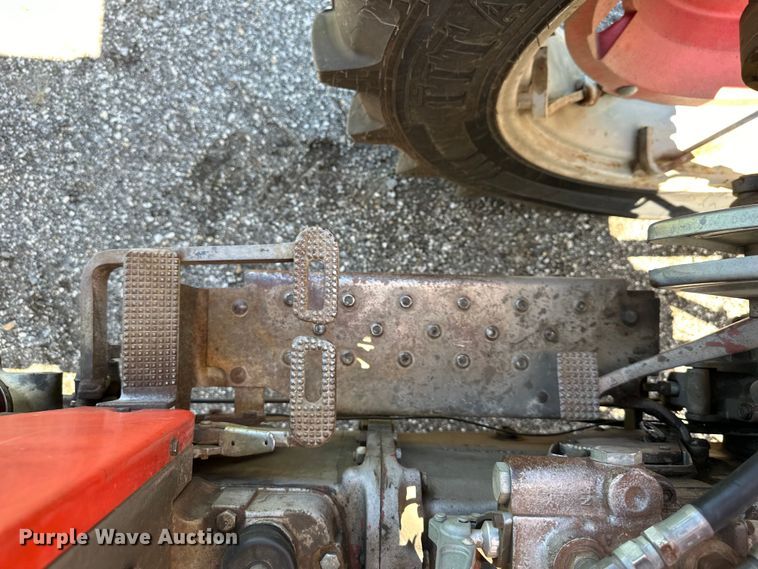 image for item NT9132 1969 Massey Ferguson  165 tractor