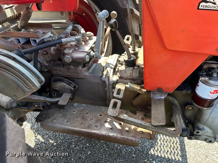 image for item NT9132 1969 Massey Ferguson  165 tractor
