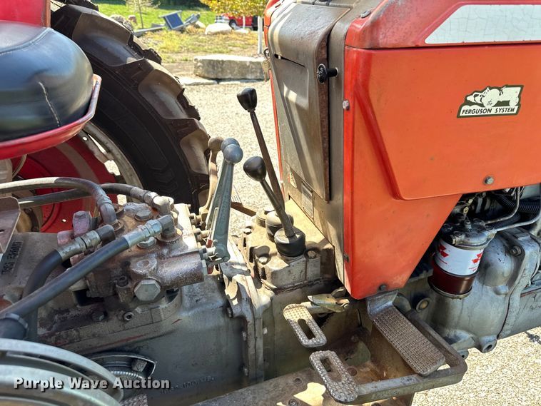 image for item NT9132 1969 Massey Ferguson  165 tractor