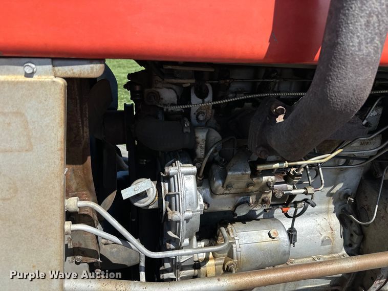 image for item NT9132 1969 Massey Ferguson  165 tractor
