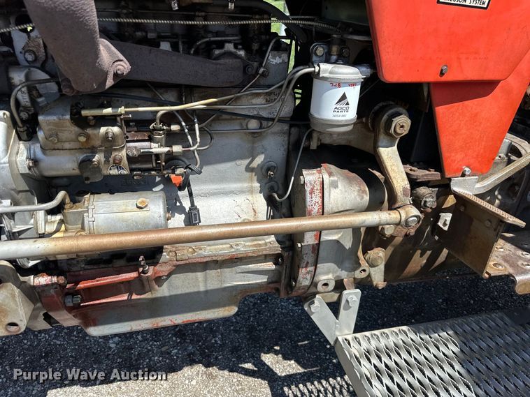 image for item NT9132 1969 Massey Ferguson  165 tractor