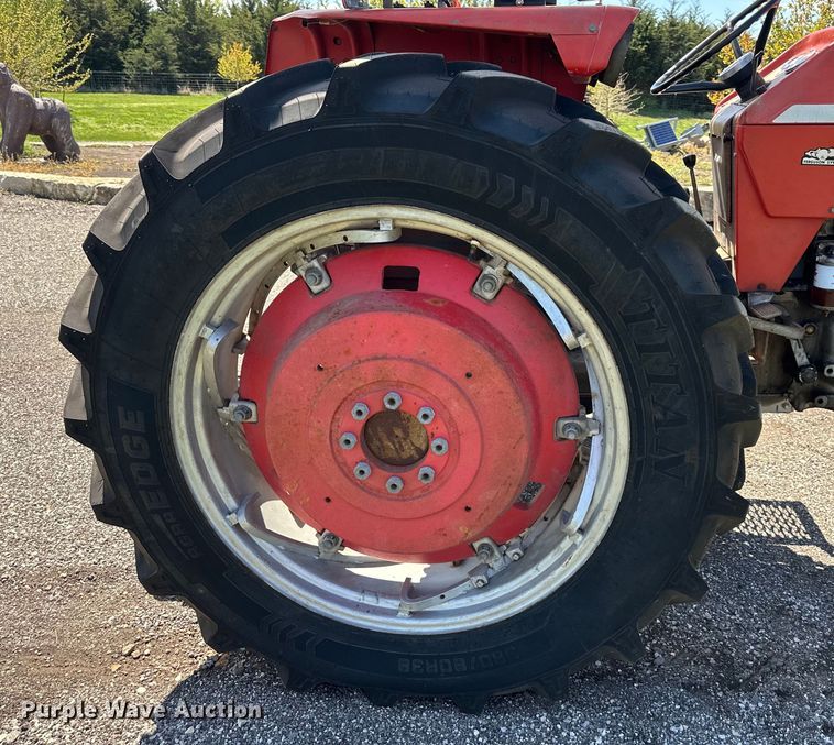 image for item NT9132 1969 Massey Ferguson  165 tractor