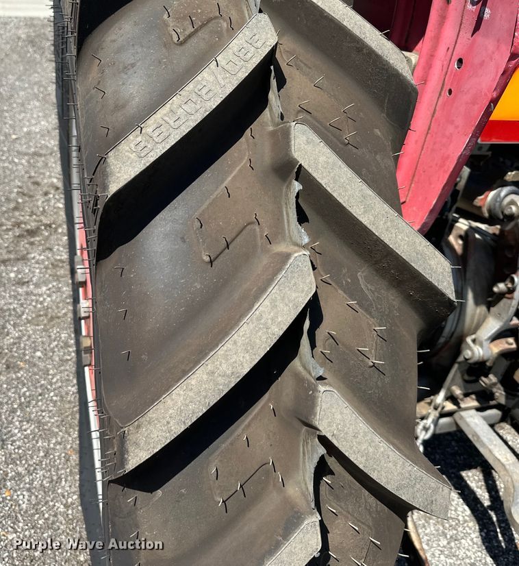 image for item NT9132 1969 Massey Ferguson  165 tractor