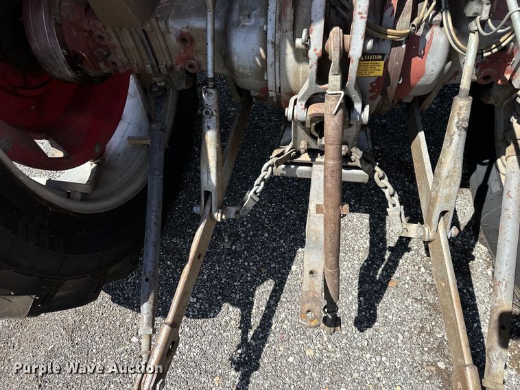 image for item NT9132 1969 Massey Ferguson  165 tractor