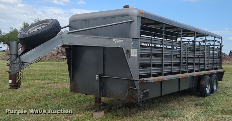image for item NZ9633 2000 WW livestock trailer