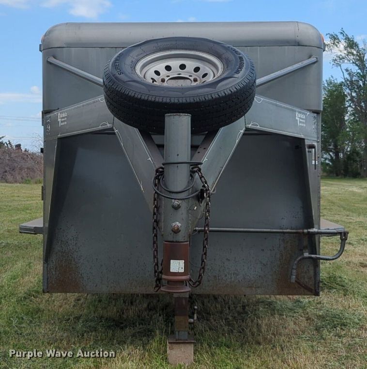 image for item NZ9633 2000 WW livestock trailer