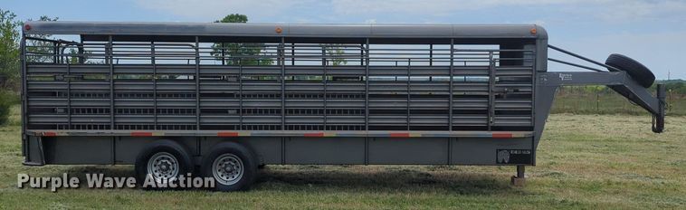 image for item NZ9633 2000 WW livestock trailer