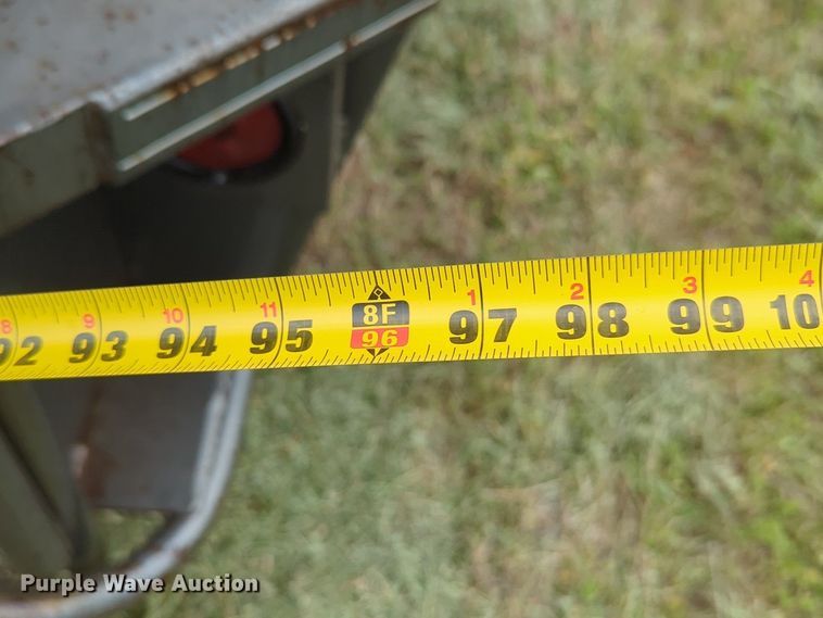 image for item NZ9633 2000 WW livestock trailer