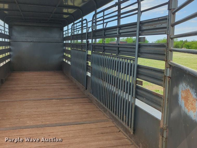 image for item NZ9633 2000 WW livestock trailer