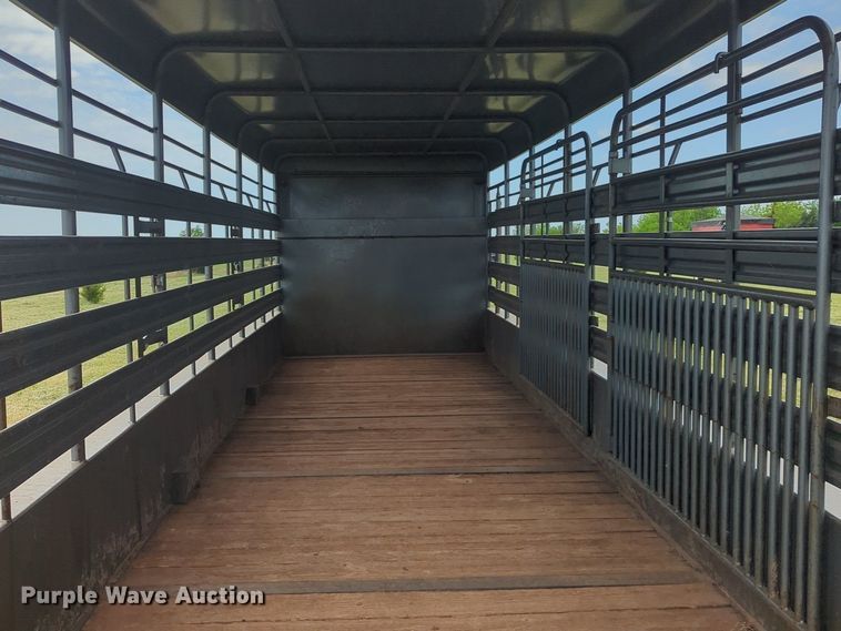 image for item NZ9633 2000 WW livestock trailer