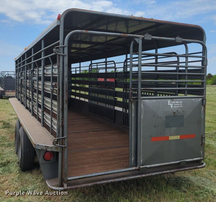 image for item NZ9633 2000 WW livestock trailer
