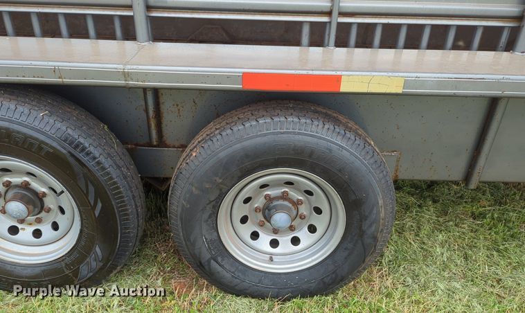 image for item NZ9633 2000 WW livestock trailer