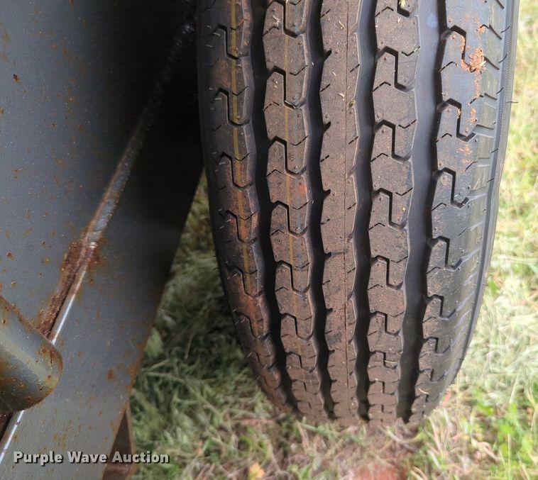 image for item NZ9633 2000 WW livestock trailer