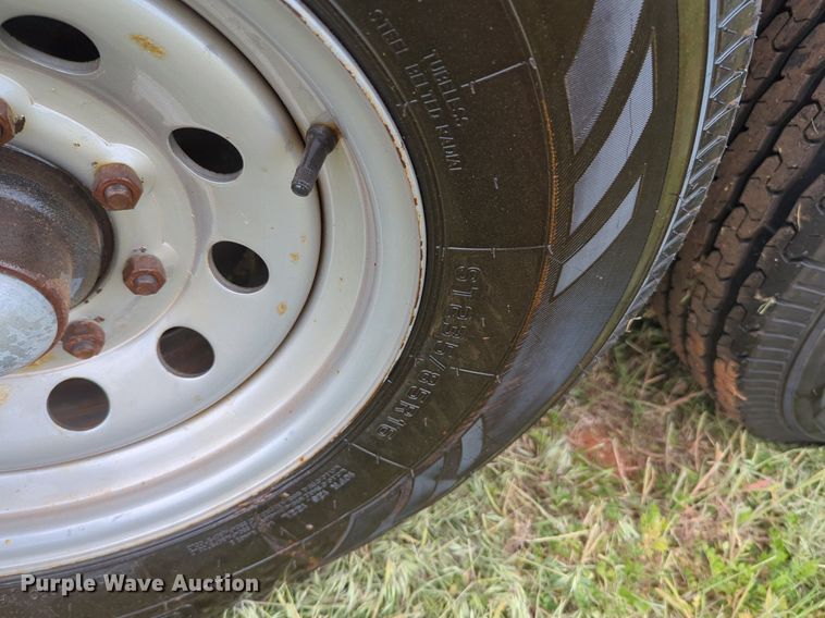 image for item NZ9633 2000 WW livestock trailer