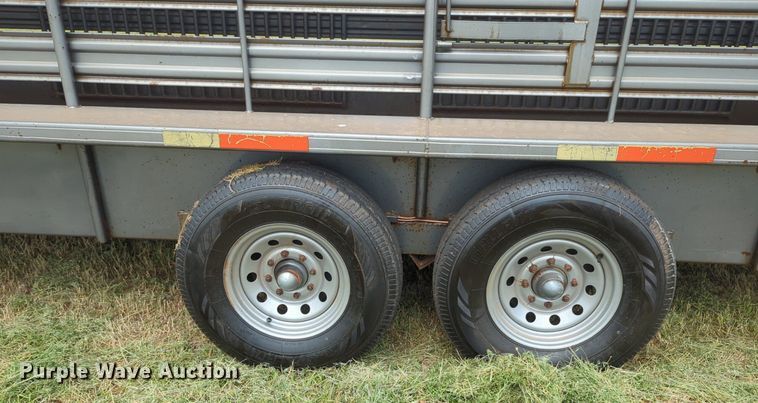 image for item NZ9633 2000 WW livestock trailer