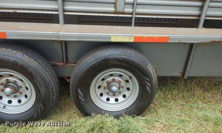 image for item NZ9633 2000 WW livestock trailer