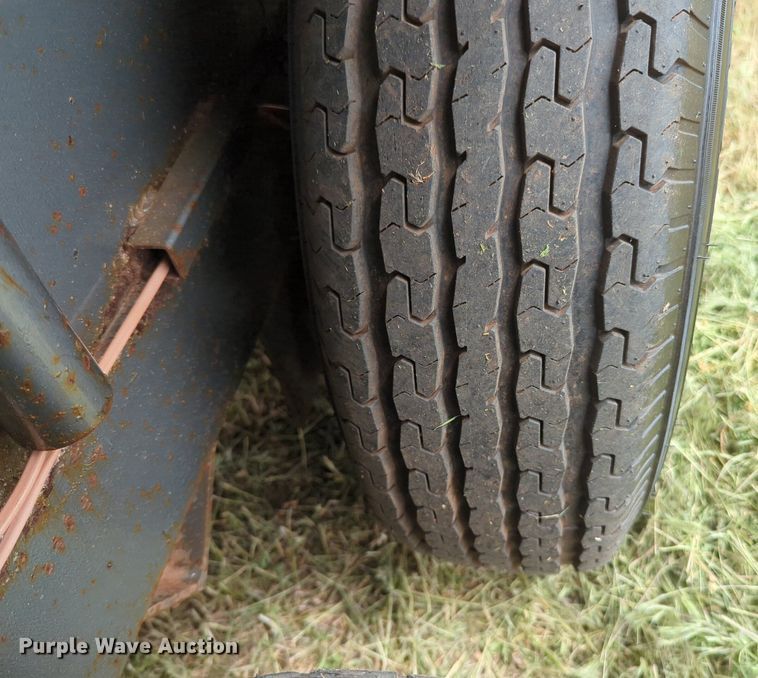 image for item NZ9633 2000 WW livestock trailer