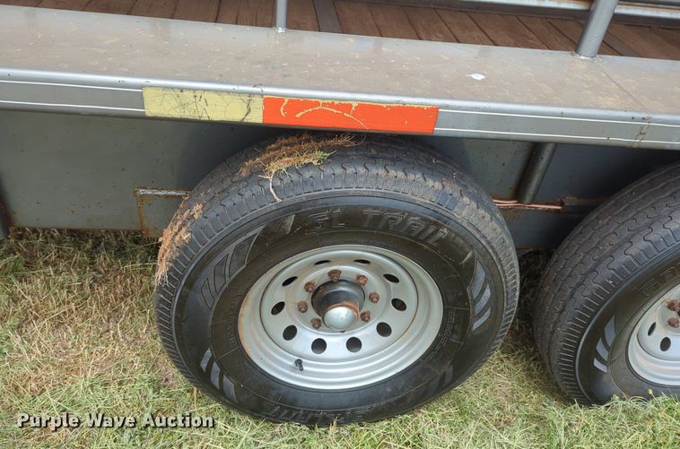 image for item NZ9633 2000 WW livestock trailer