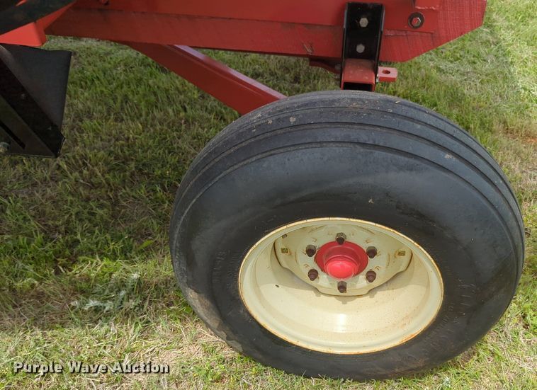 image for item NZ9634 Unverferth 235 grain cart