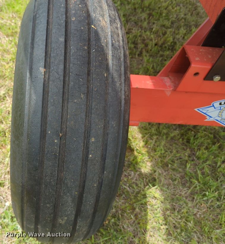 image for item NZ9634 Unverferth 235 grain cart