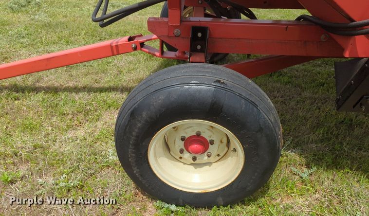 image for item NZ9634 Unverferth 235 grain cart