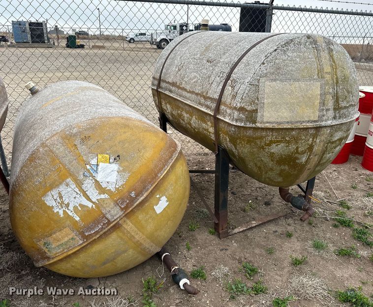 image for item OE9076 (2) fiberglass tanks