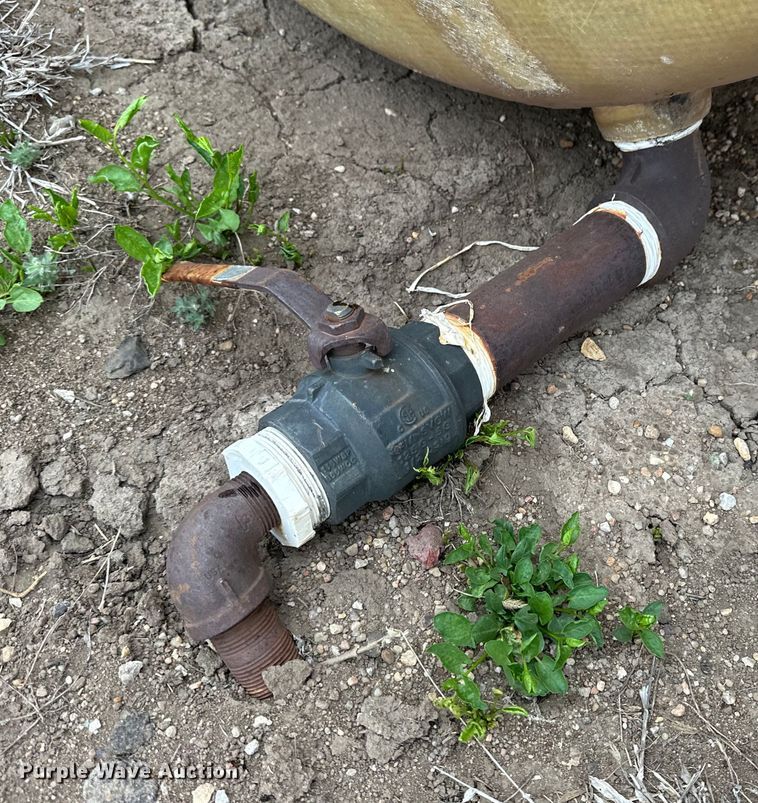 image for item OE9076 (2) fiberglass tanks