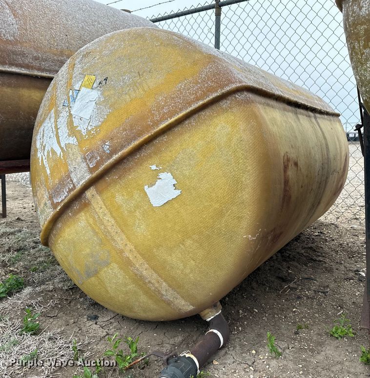 image for item OE9076 (2) fiberglass tanks