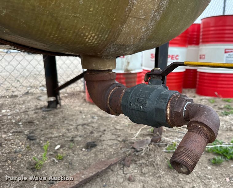 image for item OE9076 (2) fiberglass tanks