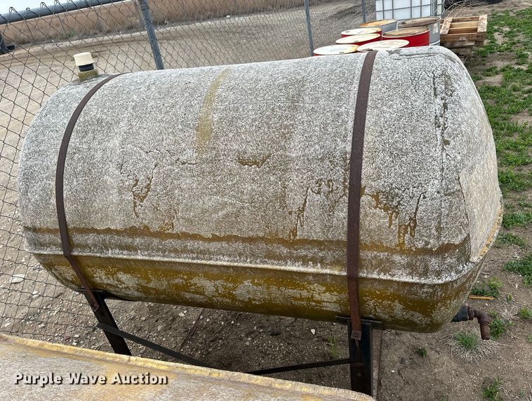 image for item OE9076 (2) fiberglass tanks